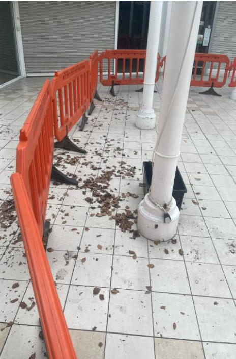 Dirty shopping centre floor