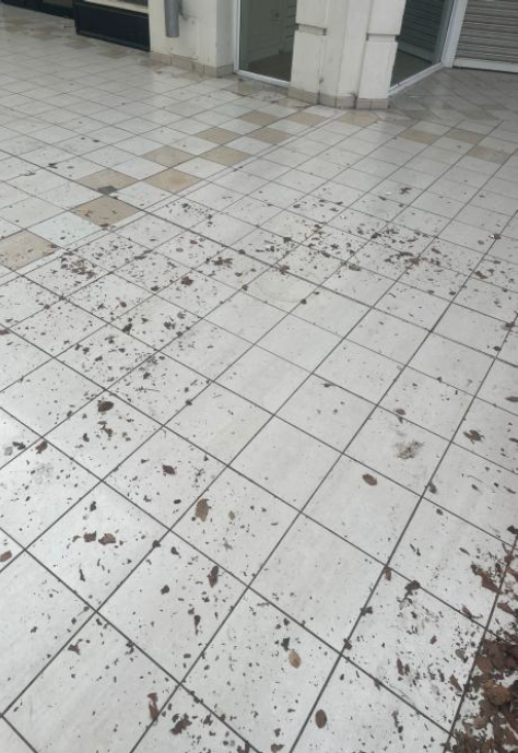 Dirty shopping centre floor
